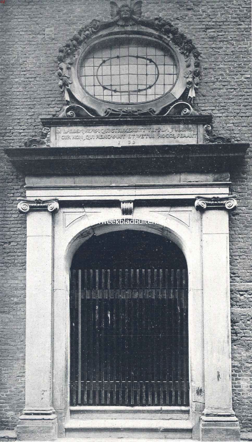 De Bakenesserkerk te Haarlem. Hoofdingang aan de Vrouwesteeg