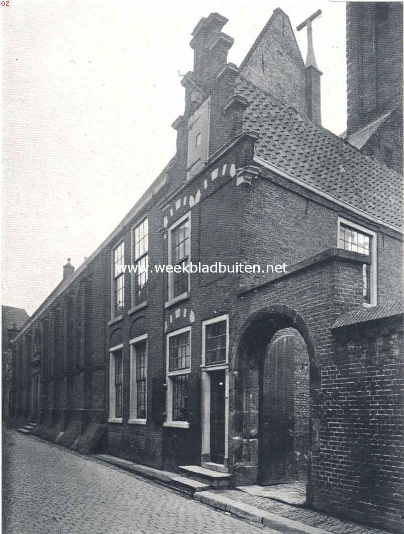 De Bakenesserkerk te Haarlem. Kosterij en toegang naar het Kerkplein in de Vrouwesteeg