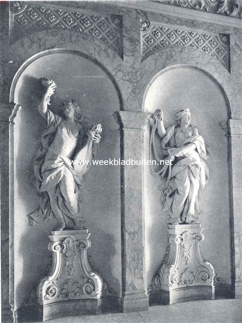 Amsterdamsche grachtpaleizen. Beelden in de gang van het huis Heerengracht 520