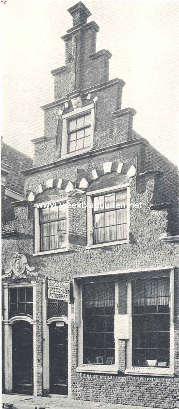 Geveltje aan de Kleine Houtstraat te Haarlem