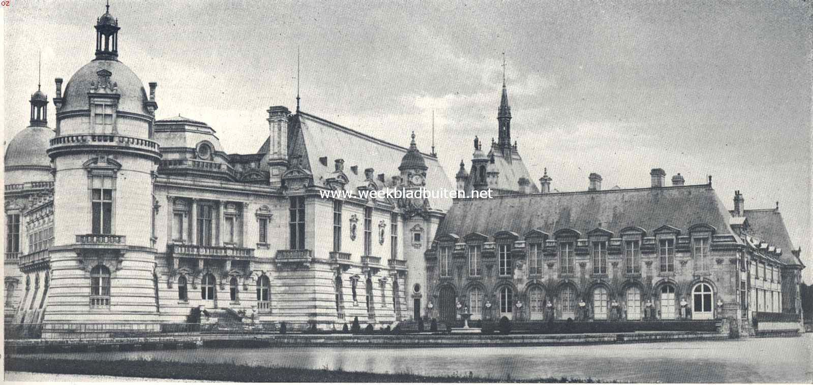 Het kasteel Chantilly. Gezien van het zuid-westen