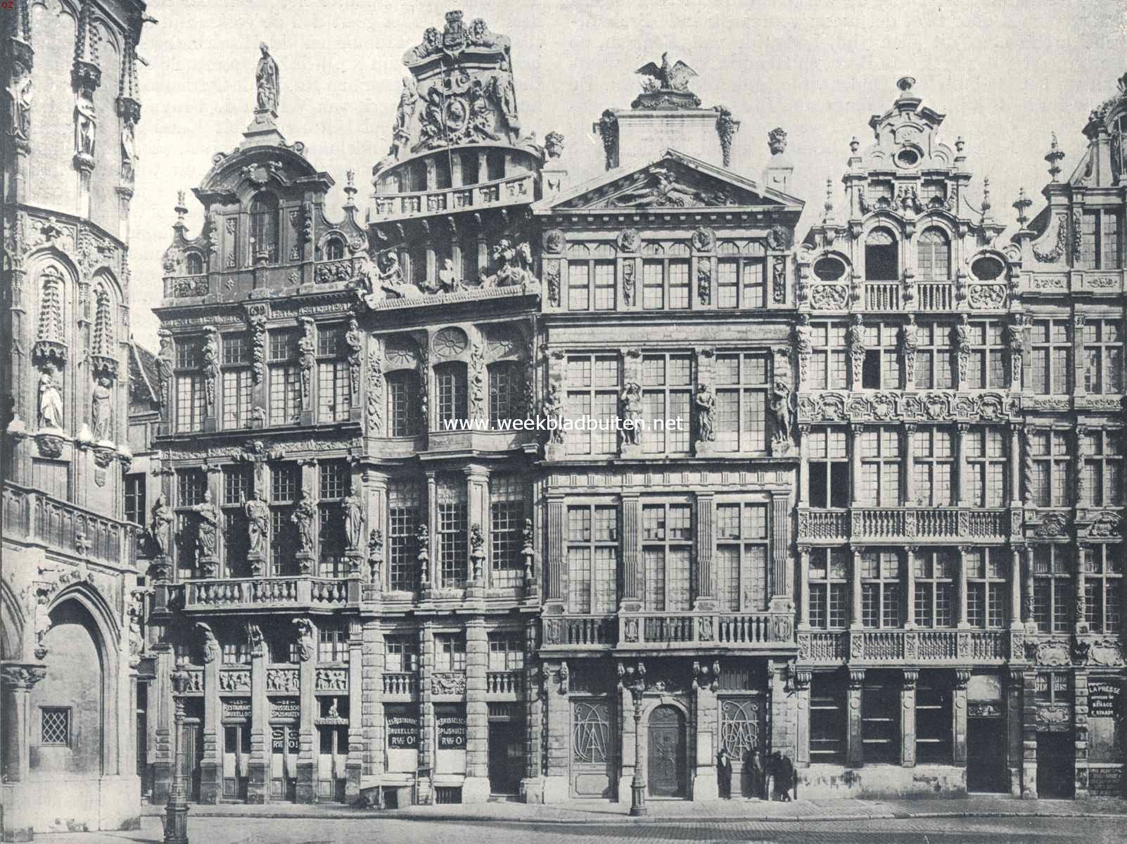 De Groote Markt te Brussel. Huizen aan de westzijde der Groote Markt te Brussel. Van links naar rechts, De Vos (1699), De Hoorn (1697), De Wolf (1690), De Zak (1644), De Kruiwagen (1644)