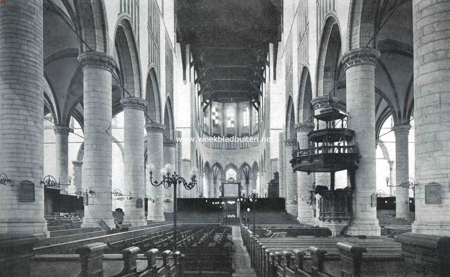 Twee vermaarde kerken van Leiden. Het inwendige der Pieterskerk, gezien naar het koor