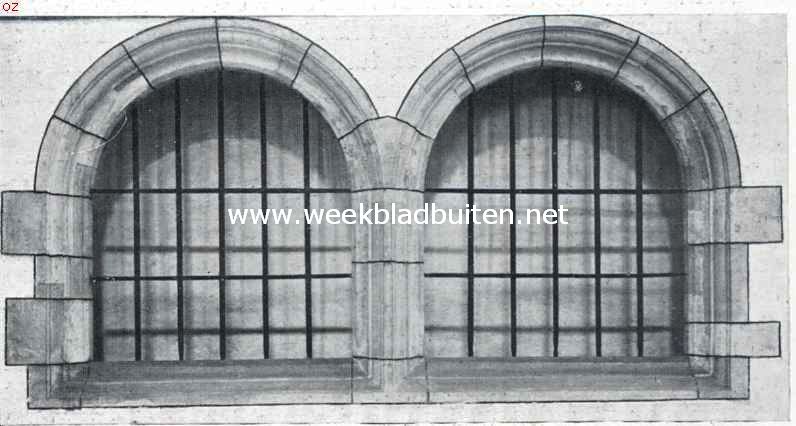 Twee vermaarde kerken van Leiden. De ramen der z.g. Melaatschen-Kapel in de Pieterskerk