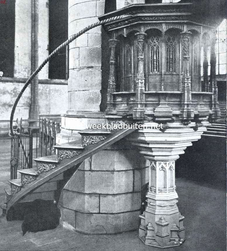 Twee vermaarde kerken van Leiden. De preekstoel in de Pieterskerk