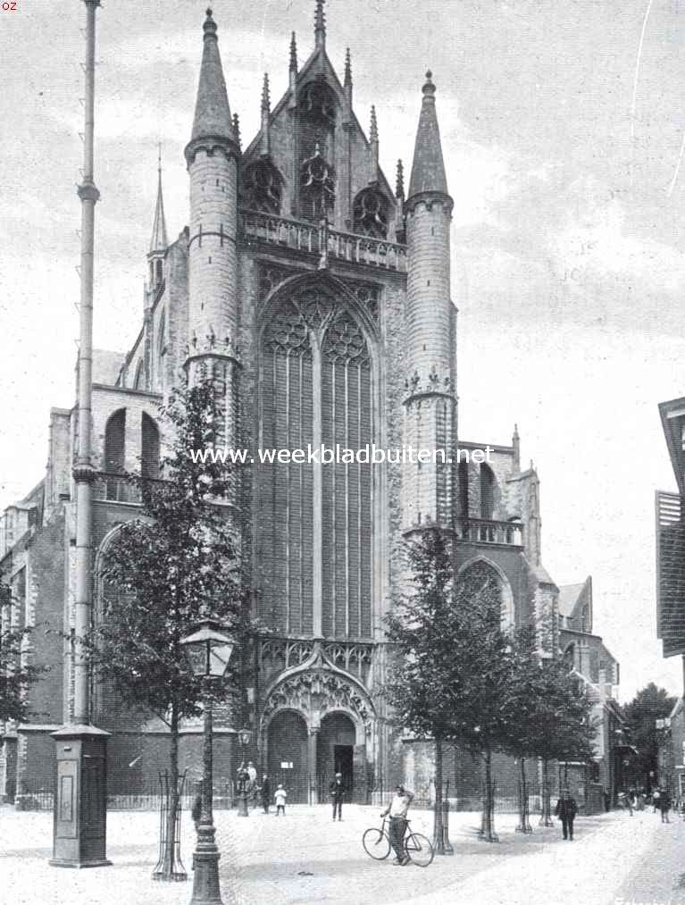 De zuidelijke transeptgevel van de Hooglandsche Kerk te Leiden