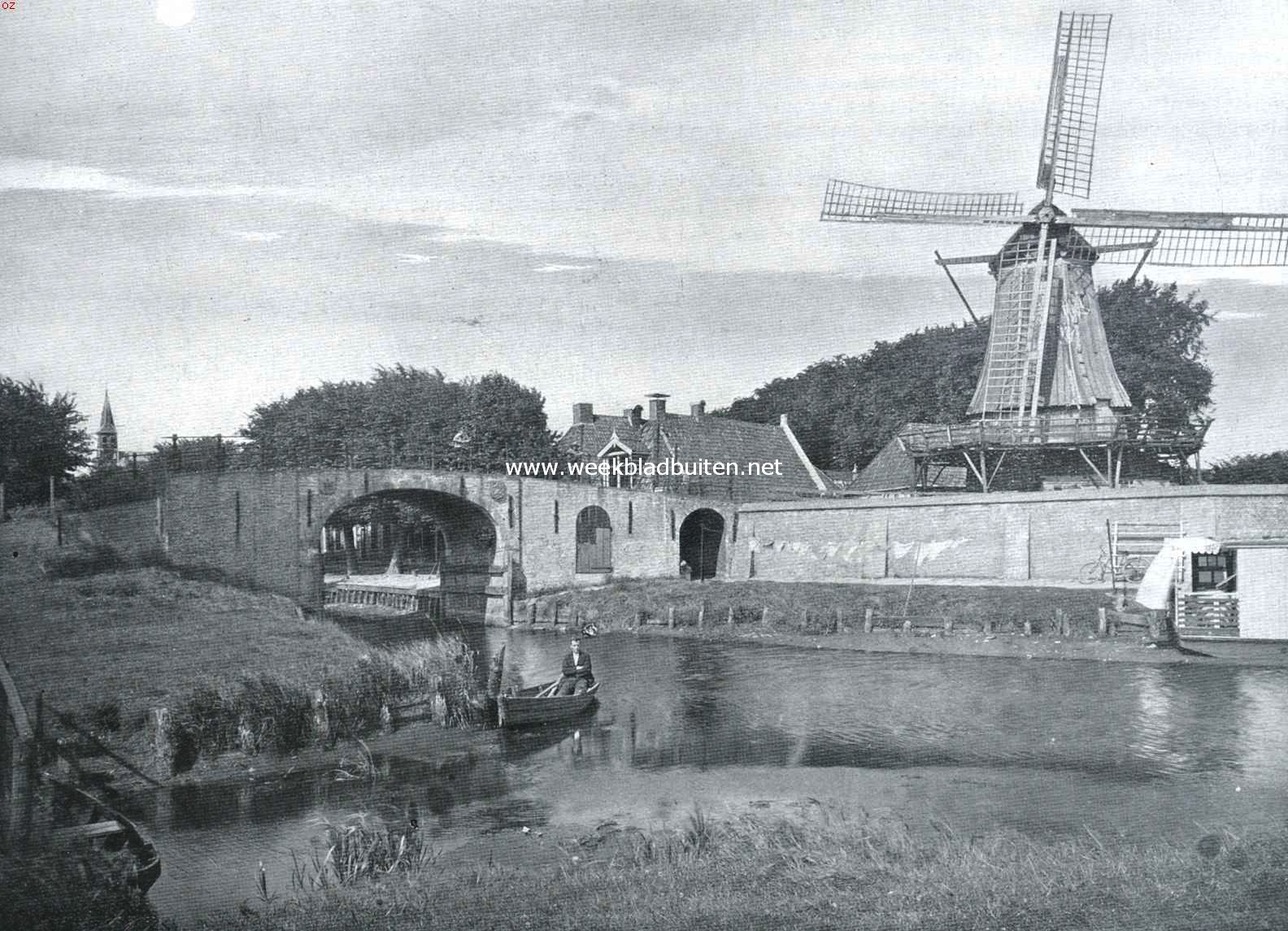 Het oude stadje Sloten. De Lemsterpoort met vestingmuur en gedeelte van de Veermanskaai