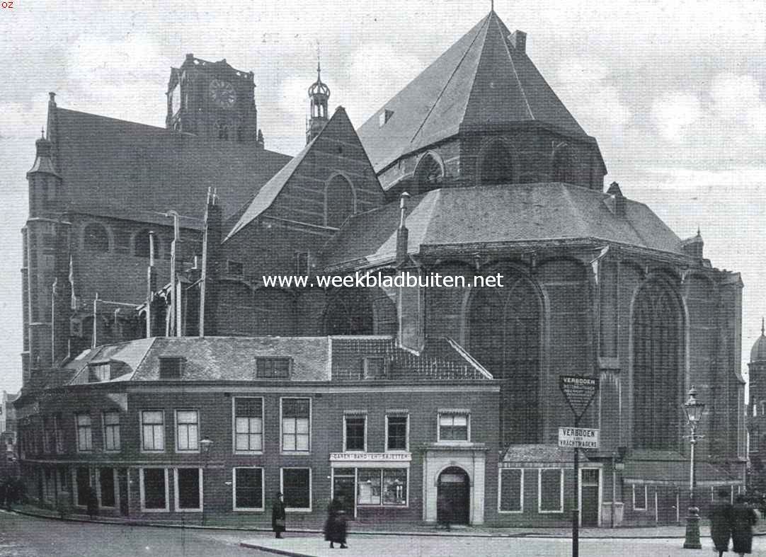 De St. Laurenskerk te Rotterdam. Aan de oostzijde