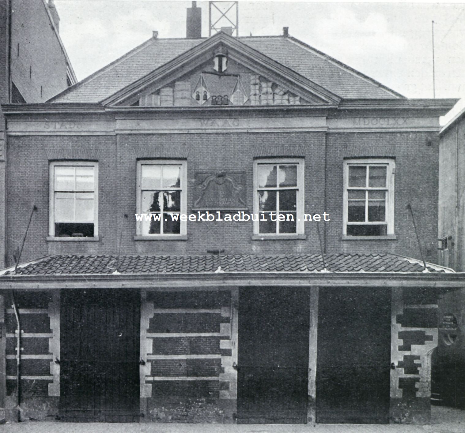 Gemeentelijke Keuringsdienst in het Oude Delft. De Waag te Delft