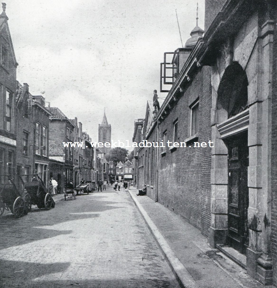 Schiedam. Lange Achterweg. Rechts het Weeshuis