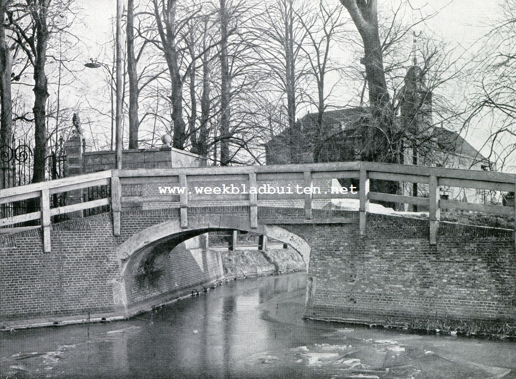 Rijswijk bij Den Haag. De brug over de Rijswijksche Vaart, met het Huis te Hoorn op den achtergrond