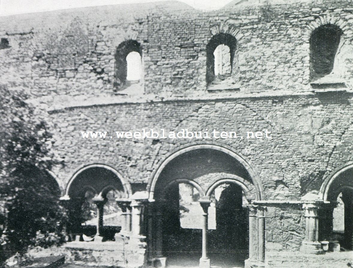 De ru�ne van Sint Baafs Abdij te Gent. De Kapittelzaal