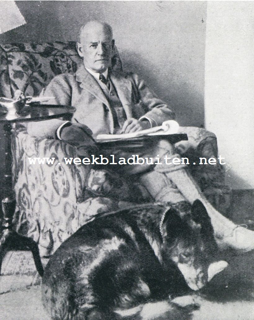 Een bezoek aan den auteur van de Forsyte Sage. John Galsworthy aan het werk in zijn bibliotheek