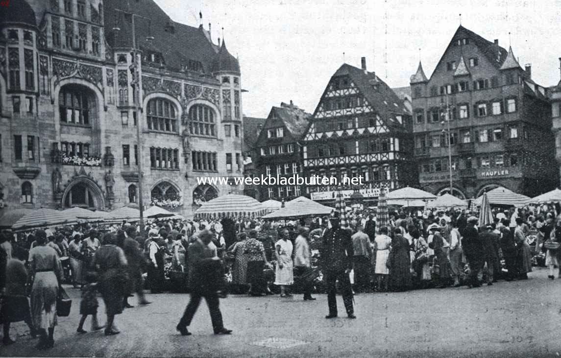 Op de Markt te Stuttgart. Links het stadhuis