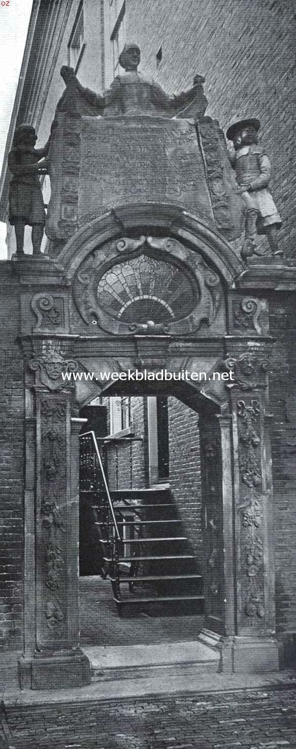 Bij het vijfhonderdjarig jubileum van Leeuwarden. Het poortje van het Old Burgerweeshuis te Leeuwarden