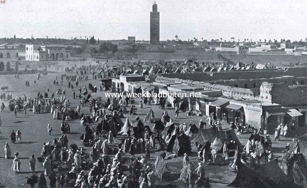 Het plein Djemaa el Fna te Marrakesj