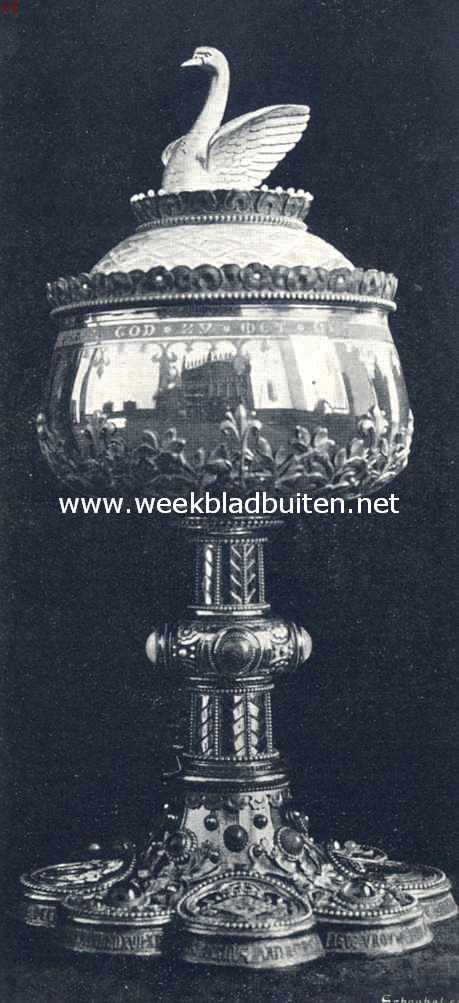 Gouden beker, door H.M. Koningin Wilhelmina in 1904 geschonken aan de O.-L.-Vrouwe-Broederschap te 's Hertogenbosch