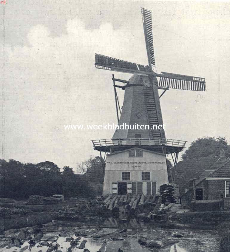 Molens. Achtkantige bovenkruier (houtzaag-, pel- en korenmolen) te Holwierda (Gron.)