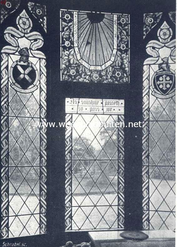 Zonnewijzers. Zonnewijzer van gekleurd glas in een oude Engelsche pastorie