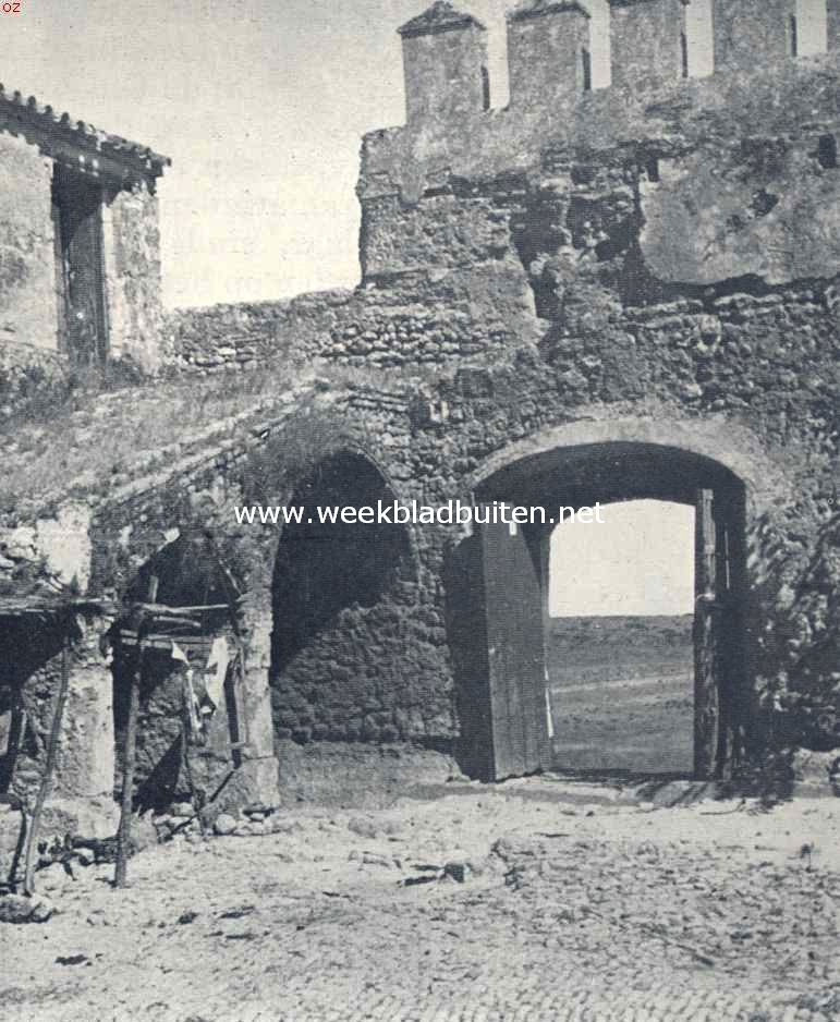 Een dag aan de Guadaira. Op het binnenplein van het kasteeltje Gandul