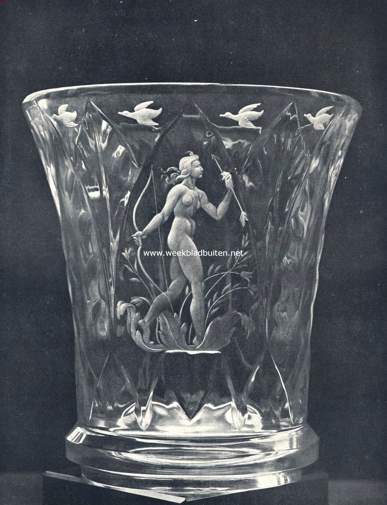 Kristallen vaas van gegraveerd glas door Prof. Josef Drahonovsky uit Praag