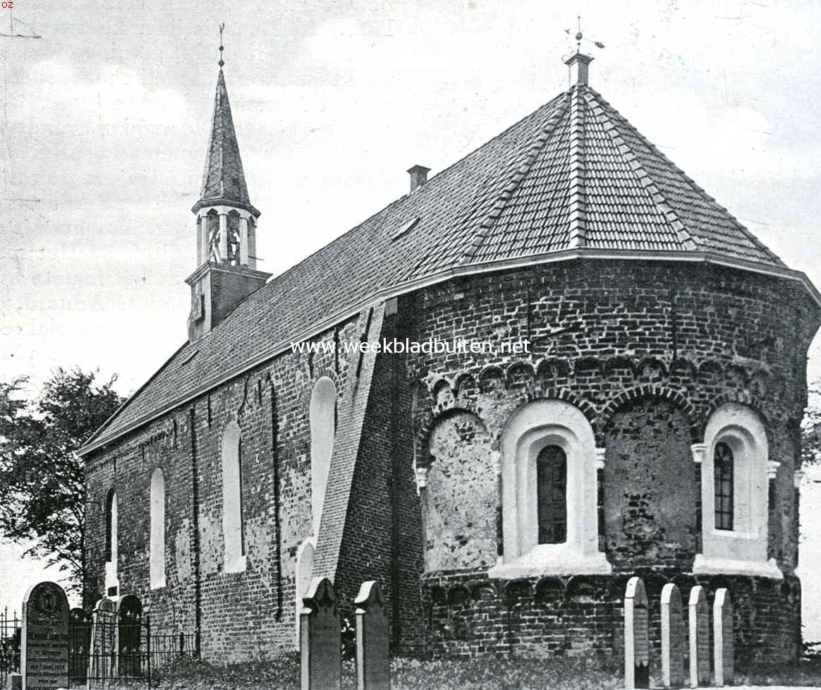 De Romaansche kerk te Oldenzijl, in de vorige eeuw van een nieuw dak, dakruiter en steunbeeren voorzien