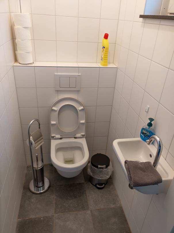 Afbeelding met muur, binnen, object, toilet

Automatisch gegenereerde beschrijving